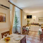 Silla Hotel 2*